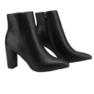 NWOT DREAM PAIRS Chunky High Heel Ankle Booties For Women